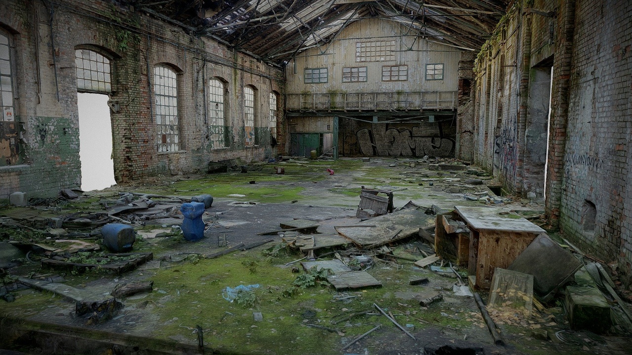 File multimediali per l'articolo Abandoned hall with a wooden mezzanine: 1