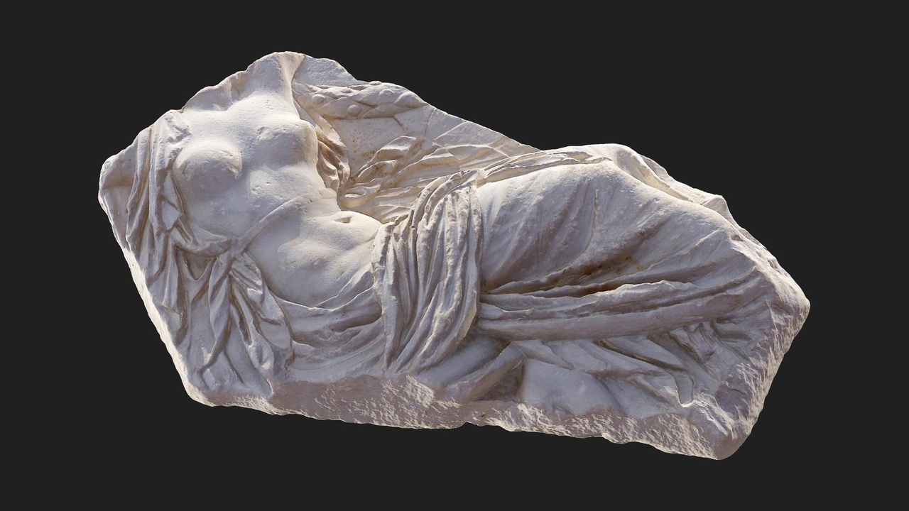 Media 1 for listing Broken Roman Statue