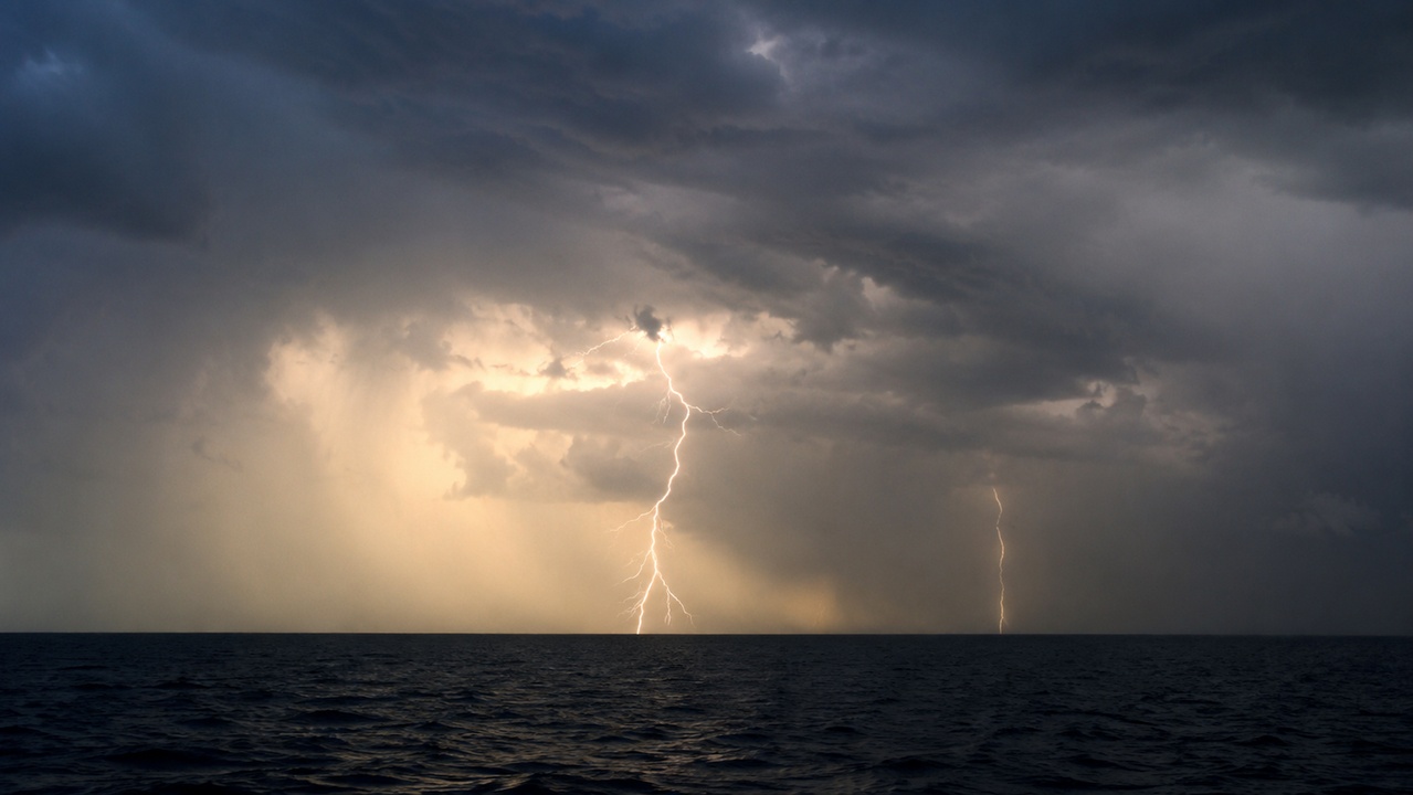 Media 1 for listing Lightning And Thunder Sound Effects Audio Package