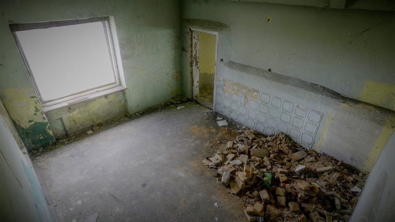 Media 1 for listing Two social rooms in a ruined building