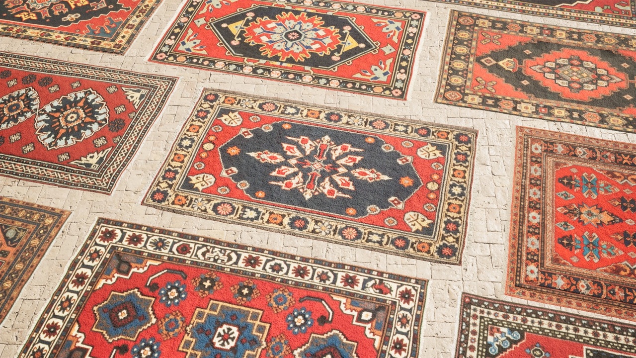 商品 Decal Antique Rug 的媒体 1