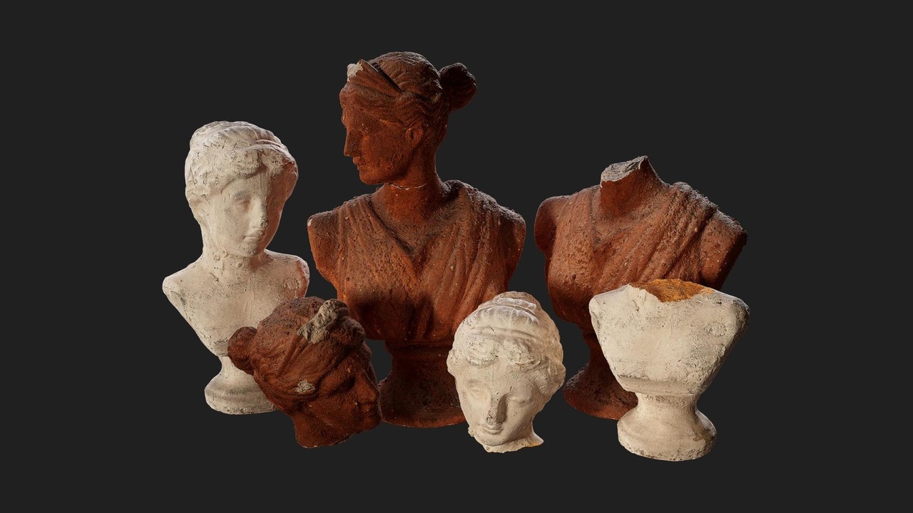 Media 1 for listing Decorative Statuettes Pack